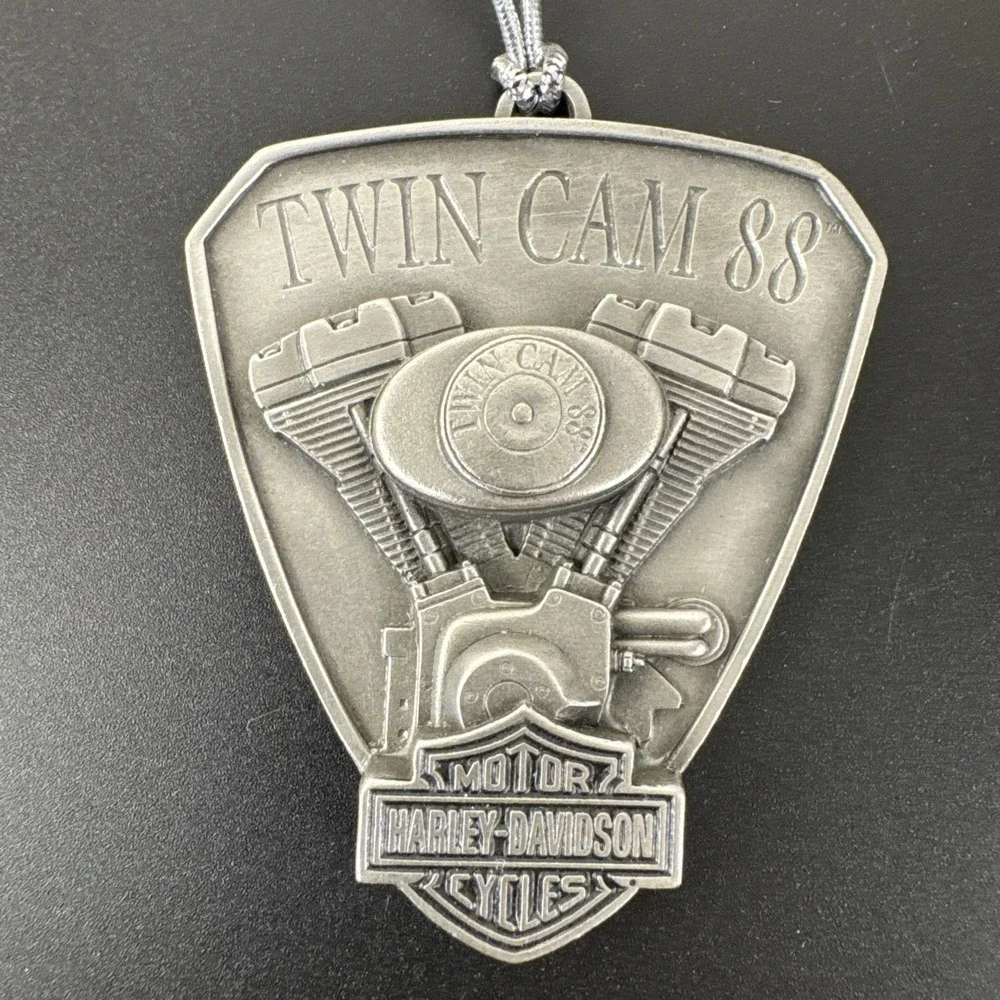 Harley-Davidson Ornament Unisex OS Silver Twin Cam 88 Engine 2001‎ Collectible